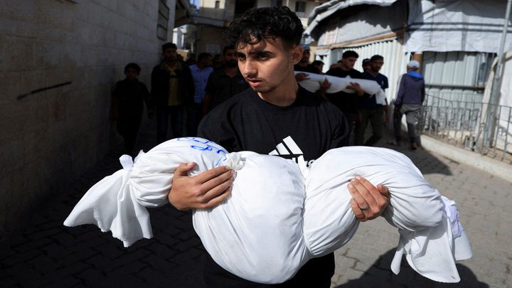 استشهاد 5 بينهم أم وطفلها في قصف على عبسان والمواصي