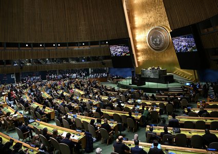 التعاون الإسلامي ترحب بقرار الجمعية العامة بالوقف الفوري لإطلاق النار في غزة