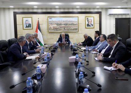 مصطفى يترأس اجتماعا لبحث اخر التطورات الطارئة