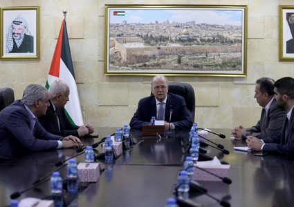 الحكومة تفعل نظام الطوارئ في دوام الموظفين