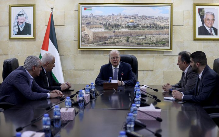الحكومة تفعل نظام الطوارئ في دوام الموظفين