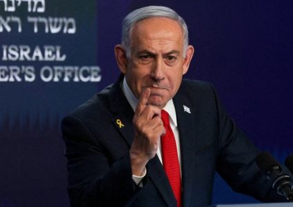 نتنياهو: طائراتنا ستضرب كل موقع للنظام الإيراني بطهران قريبا