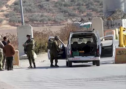 الاحتلال يواصل إغلاق حاجز الحمرا لليوم الثالث على التوالي
