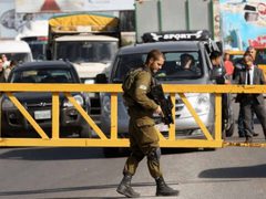 الاحتلال يضيق الخناق على محافظات الضفة ويعرقل تنقل المواطنين