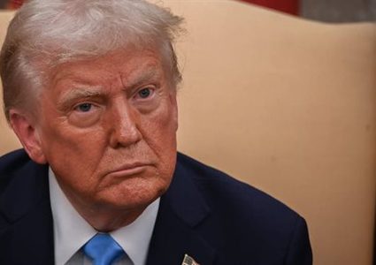 ترامب: من الممكن أن نتدخل لمساعدة إسرائيل للقضاء على نووي إيران