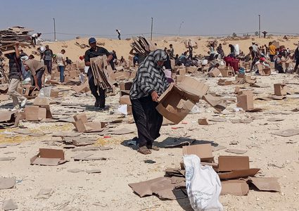 3 شهداء ومصابون من منتظري المساعدات وسط وجنوب قطاع غزة