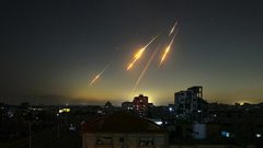 سكان غزة المنهكون من الحرب يعلقون على تبادل القصف بين إسرائيل وإيران