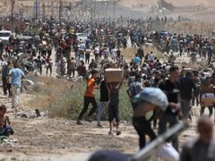 عشرات الشهداء في "كمائن المساعدات" الإسرائيلية بقطاع غزة