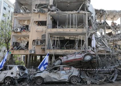 مقتل 4 إسرائيليين وإصابة 103 آخرين في ضربة صاروخية إيرانية