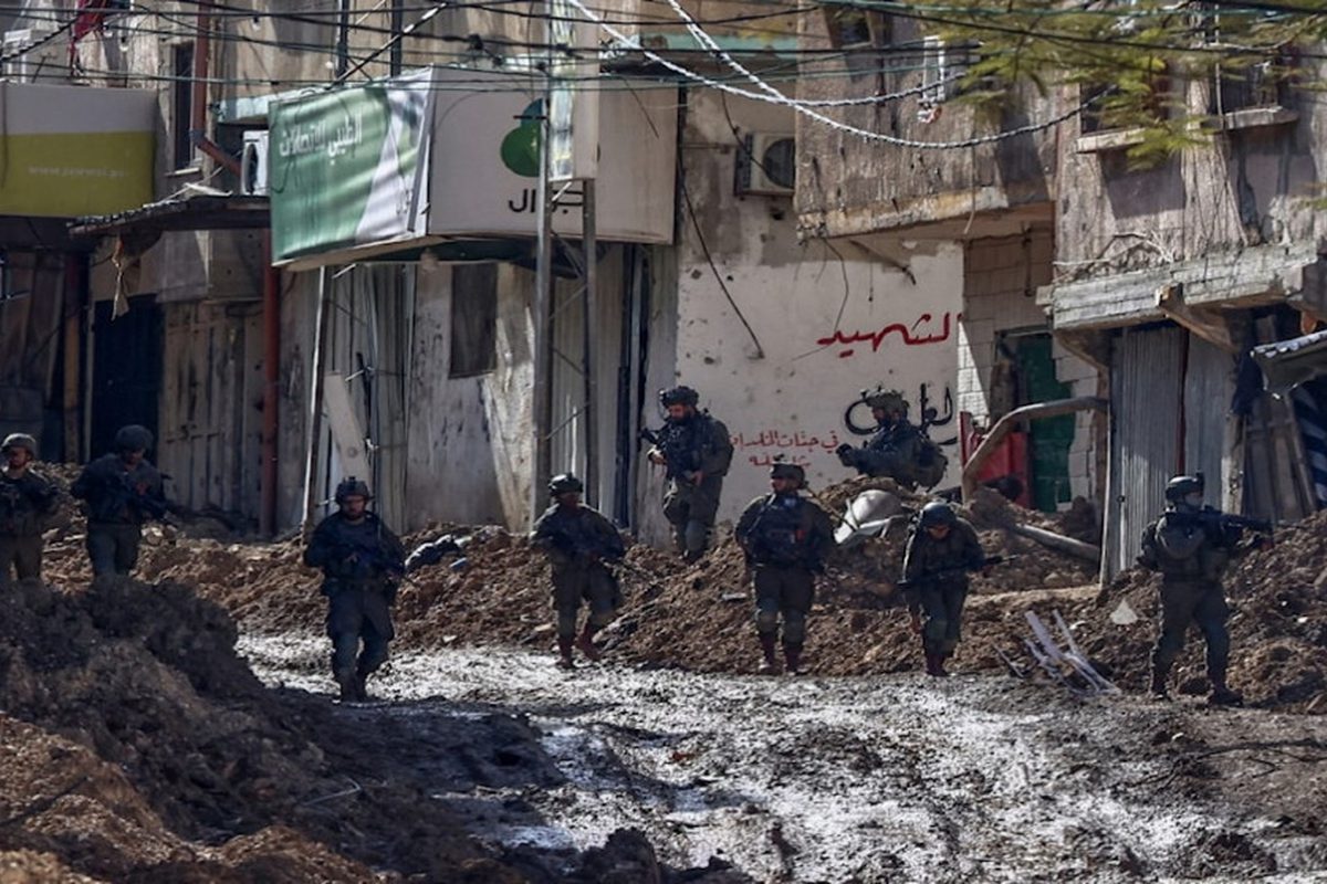 الاحتلال يواصل هدم المنازل في مخيم طولكرم مع دخول العدوان يومه الـ142