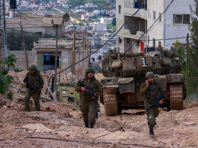 جنين: الاحتلال يقتحم جبع ويجبر المواطنين على مغادرة منازلهم