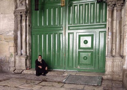 لليوم الخامس: الاحتلال يواصل اغلاق المسجد الأقصى وكنيسة القيامة ويصيب خمسة مواطن