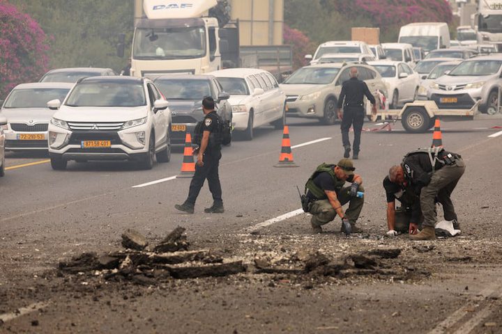 إصابة خمسة إسرائيليين في تجدد الهجوم الصاروخي الإيراني