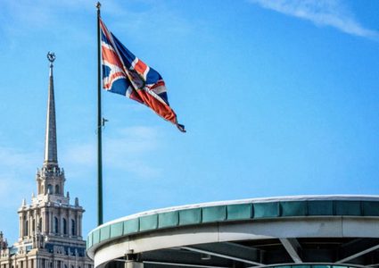 بريطانيا تجلي أسر دبلوماسييها من تل أبيب والقدس عقب التصعيد مع إيران