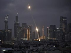 بيانات رسمية: الصواريخ الإيرانية أصابت 40 موقعاً وتسببت بـ800 إصابة