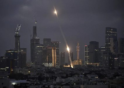 بيانات رسمية: الصواريخ الإيرانية أصابت 40 موقعاً وتسببت بـ800 إصابة