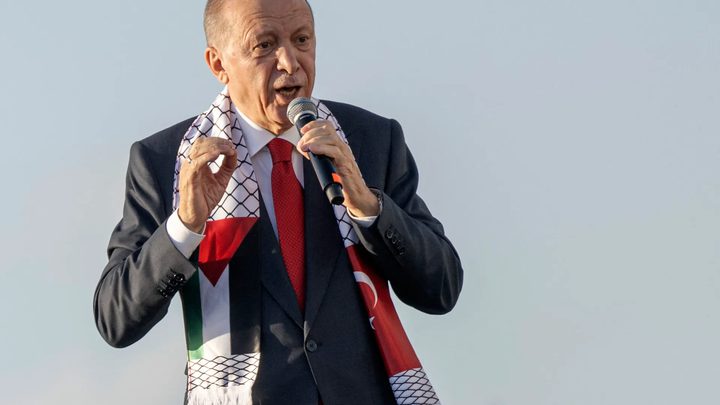 "فاق هتلر بكثير".. أردوغان يشن هجوما حادا على نتنياهو