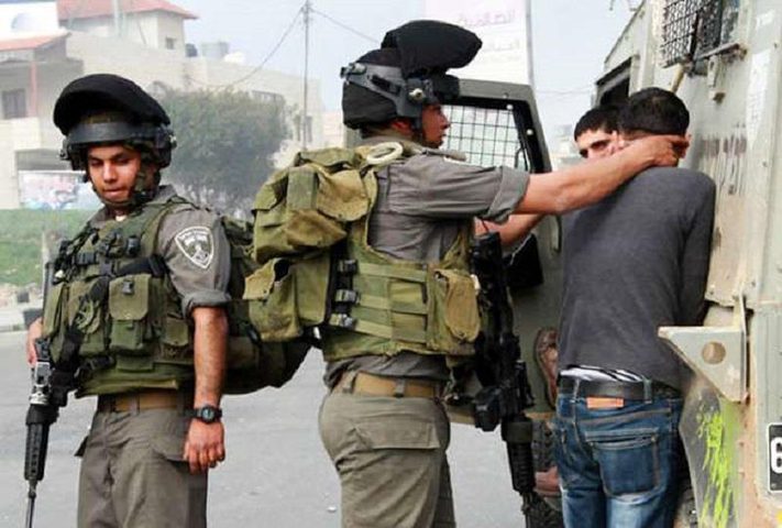 الاحتلال يعتقل 22 مواطنا من قرية العساكرة شرق بيت لحم