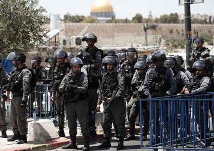 محافظة القدس: الاحتلال يفرض سياسة المصلين بالعدد بعد سبعة أيام من إغلاق الأقصى