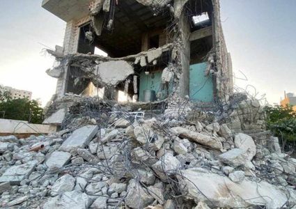 الاحتلال يهدم منزل الشهيد سامر حسين جنوب نابلس