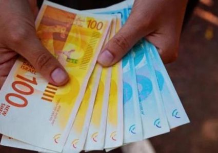 وزارة العمل تعلن صرف دفعة مالية لمساعدة عمال غزة الموجودين في المحافظات الشمالية