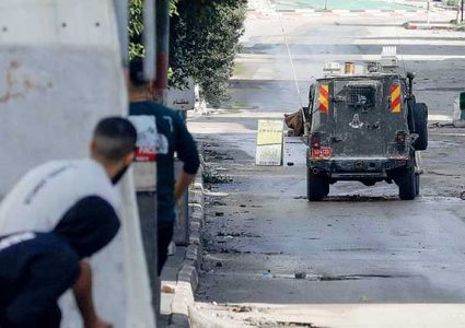 نابلس: إصابة شاب وفتاة بجروح ورضوض إثر اعتداء الاحتلال عليهما في مخيم بلاطة