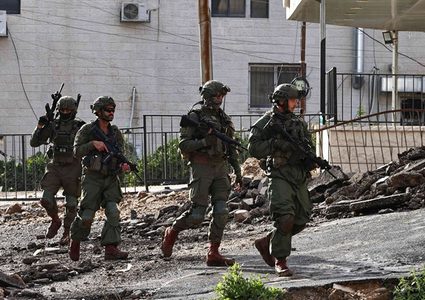 الاحتلال يوسّع عدوانه على طولكرم: اقتحام بلدات وإغلاق مداخلها بالسواتر الترابية