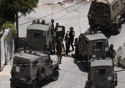 الاحتلال يقتحم بلدة الزبابدة ويغلق الشارع الرئيس ويداهم منازل