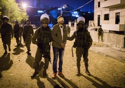 قوات الاحتلال تعتقل شابا من بلدة عقابا