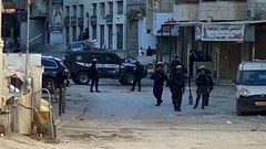 الاحتلال يداهم منزلا في مخيم شعفاط ويعتدي على قاطنيه