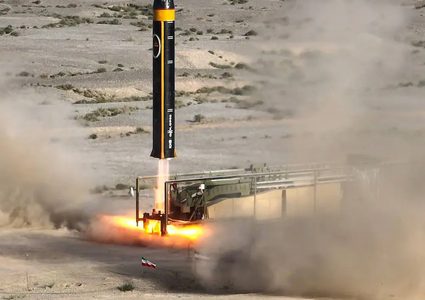 إطلاق “خيبر” من قبل الحرس الثوري: أول مرة يُستهدَف مطار اللد ومركز أبحاث بيولوجي