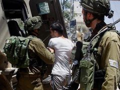 قوات الاحتلال تعتقل الصحفي عبد الناصر اللحام وتدمر محتويات منزله في مخيم الدهيشة