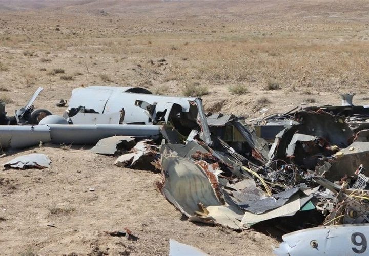 الدفاعات الجوية في محافظة مركزي دمرت طائرة مسيَرة إسرائيلية من طراز "هرمز".