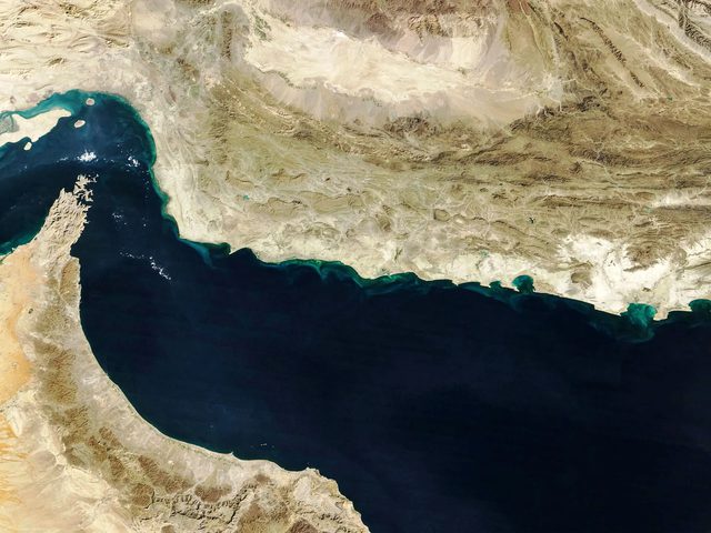 ماذا لو أغلقت إيران مضيق هرمز؟