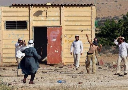 مستوطنون يقتحمون قرية عرب المليحات شمال غرب أريحا