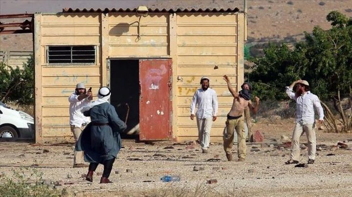 مستوطنون يقتحمون قرية عرب المليحات شمال غرب أريحا