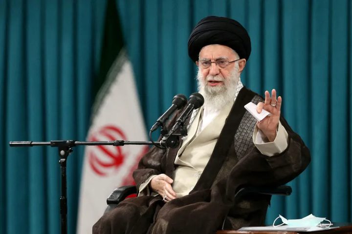 خامنئي يتوعد بالرد على أي هجوم في أول ظهور له منذ وقف إطلاق النار