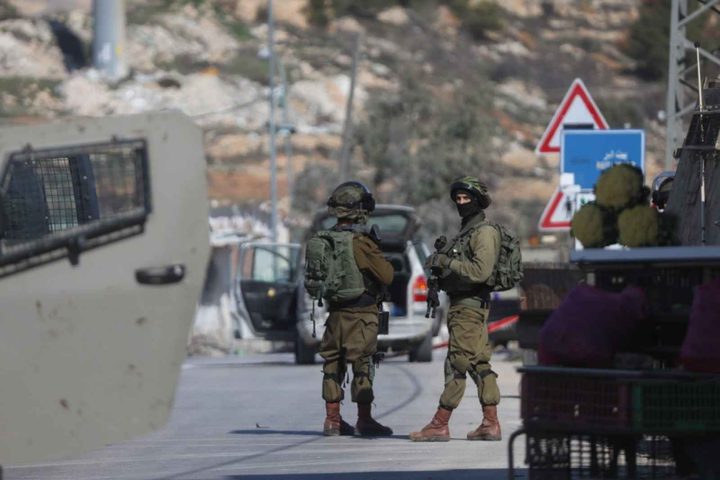 الاحتلال يعتقل مواطنا من قرية تل جنوب غرب نابلس