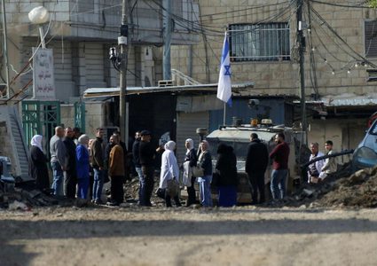 الاحتلال يُجبر سكان عمارة سكنية في جنين على إخلائها