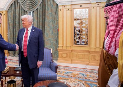 ترامب يوقع امرا تنفيذيا بتخفيف العقوبات عن سوريا