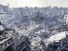 اتحاد نقابات عمال فلسطين يطالبون بوقف الحرب على غزة