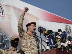 الحوثيون يعلنون استهداف مطار اللد بصاروخ باليستي