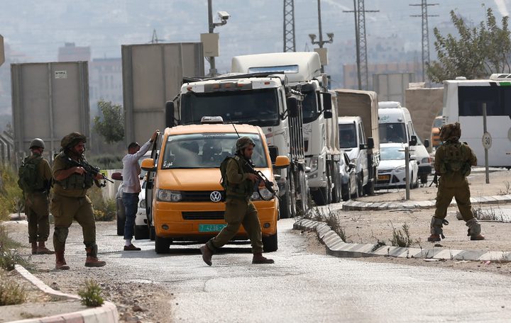 قوات الاحتلال تعيق حركة المواطنين غرب بيت لحم