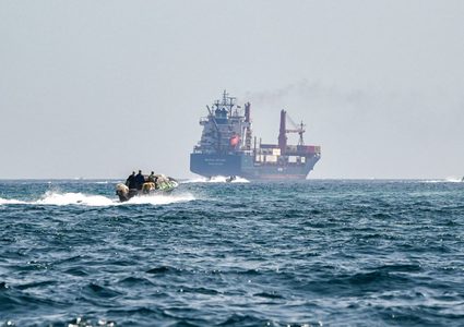 الحرس الثوري الإيراني يتوعد بالرد ويحذر من دعم غربي لإسرائيل