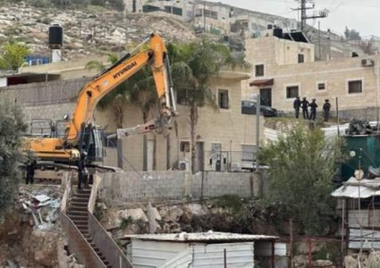 الاحتلال يمهل 22 عائلة بإخلاء منازلها للسيطرة على أراضيهم في صور باهر