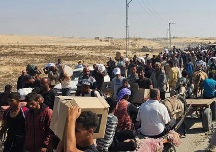 خلال توزيع مساعدات غزة.. جدل بشأن "الرصاص الحي"