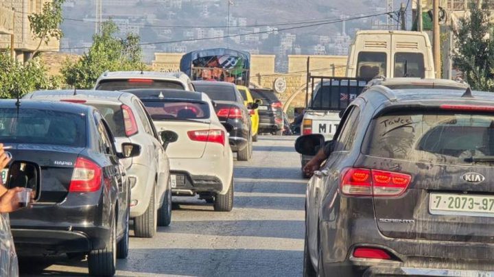 الاحتلال يغلق حاجزي بيت فوريك شرق نابلس وعورتا جنوبا