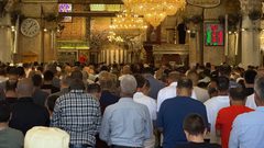 40 ألفا يؤدون صلاة الجمعة في المسجد الأقصى