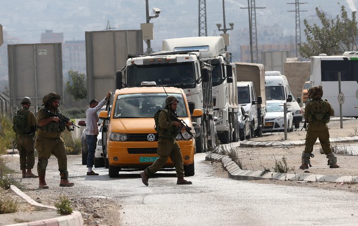 الاحتلال ينصب حاجزا عسكريا ويعيق حركة المواطنين غرب بيت لحم