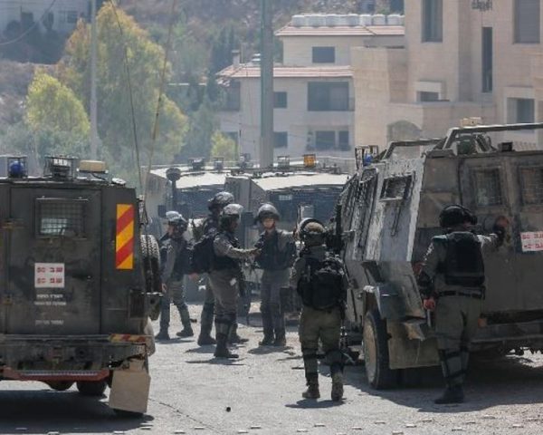 الاحتلال يقتحم مادما جنوب نابلس ويداهم عدة منازل